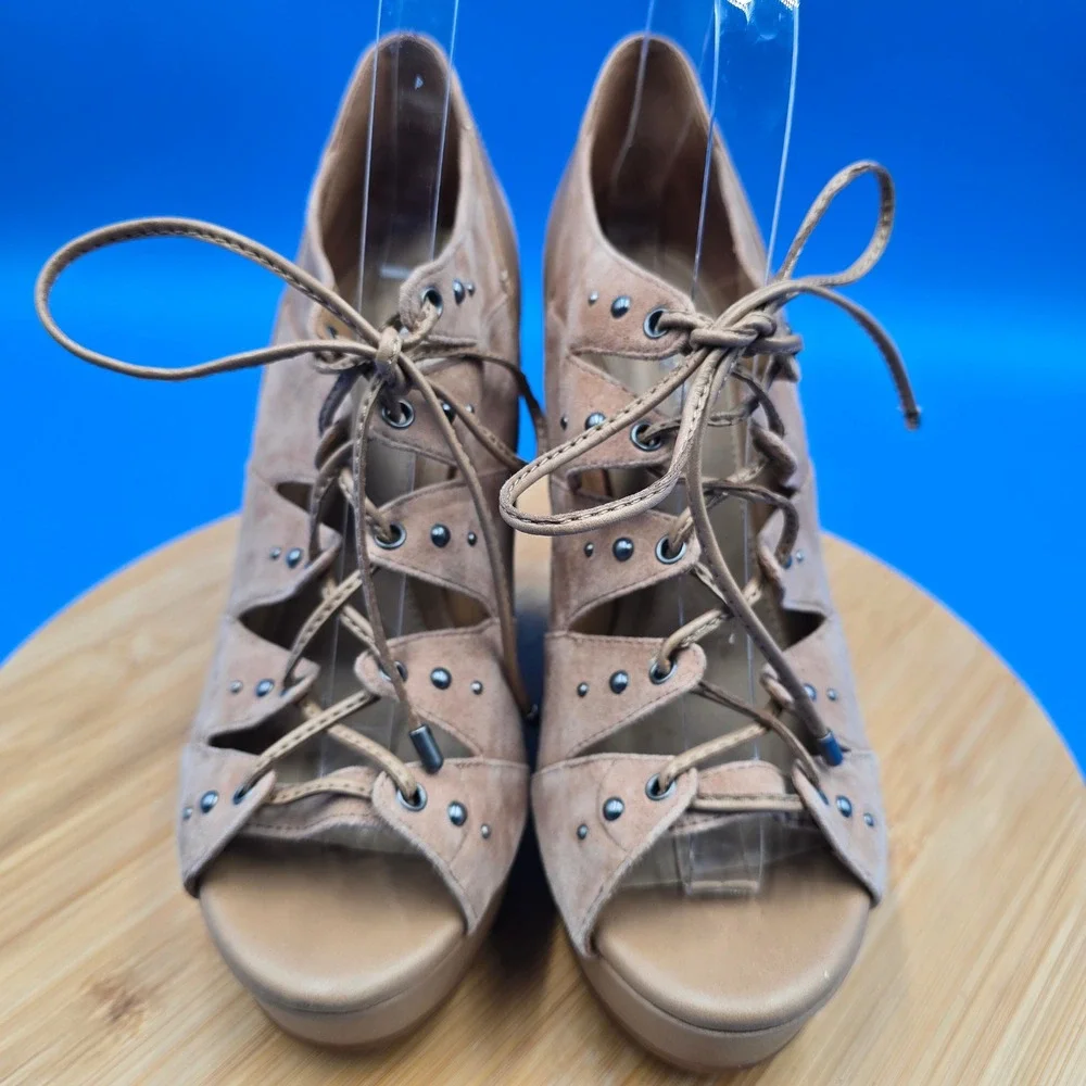 Gianni Bini Tan Suede Studded Lace Up Platform Wedge Sandals‎ Womens 7M Peep Toe